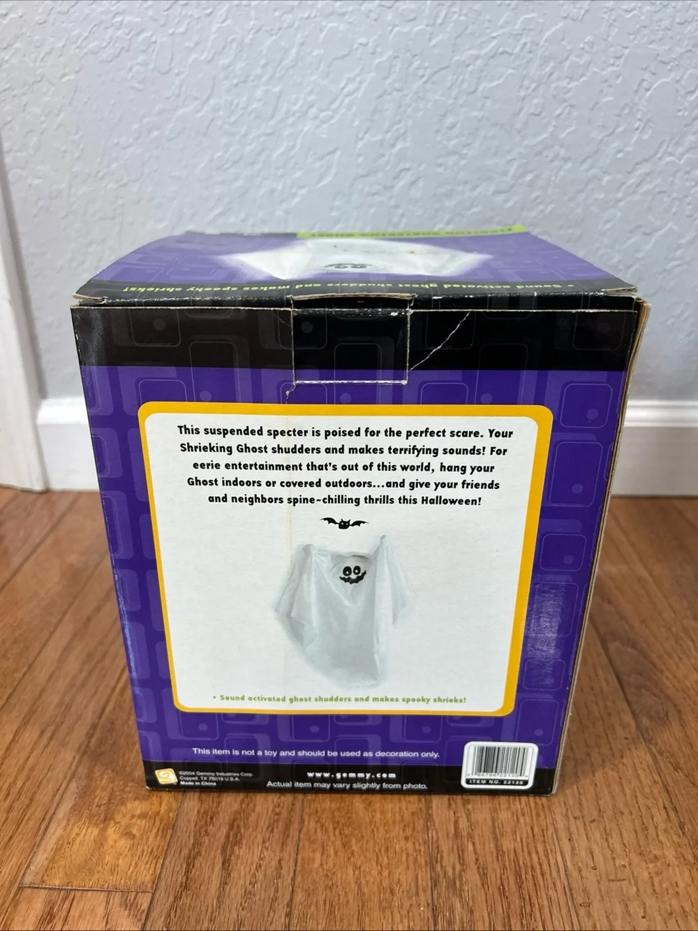 2004 Gemmy Floating Shrieking Ghost Decoration With Box WORKS